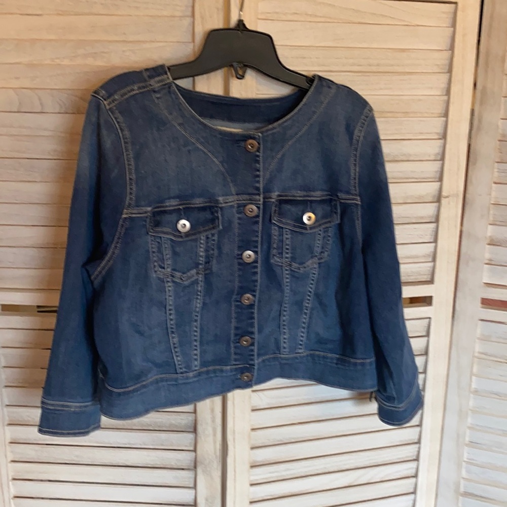 Torrid collarless cropped denim jacket